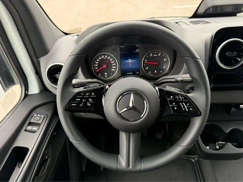 New 2025 Mercedes-Benz Sprinter 2500 image 24