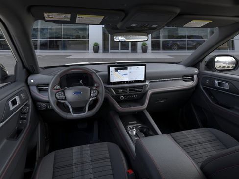 Used 2025 Ford Explorer ST-Line w/ Premium Package image 9