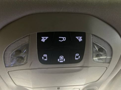 Used 2020 Chrysler Pacifica Limited FWD image 41