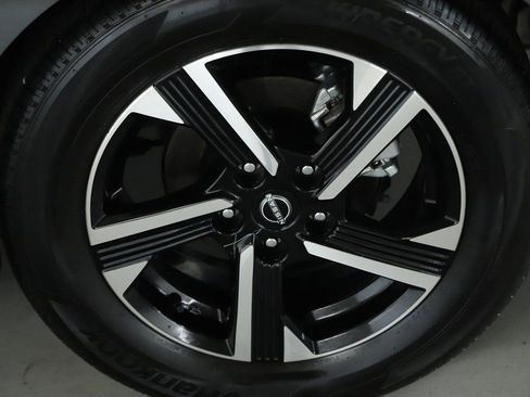 Certified 2025 Nissan Sentra SV image 39