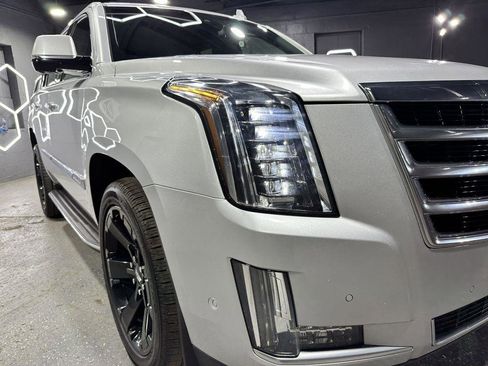 Used 2017 Cadillac Escalade Luxury AWD/4WD image 58