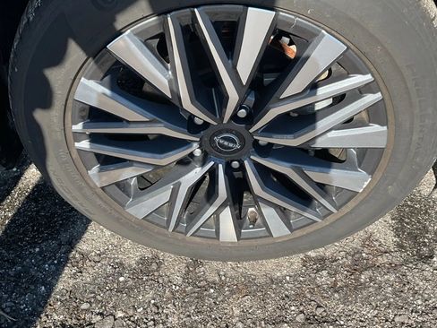 Used 2024 Nissan Altima 2.5 SV image 12