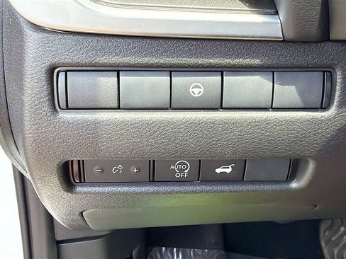Used 2026 Nissan Rogue SV AWD/4WD image 22