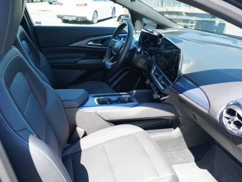 Used 2024 Chevrolet Equinox EV LT AWD/4WD image 10