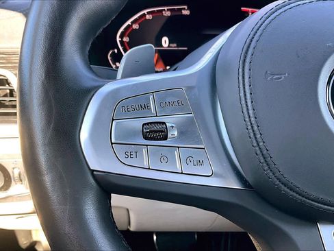 Used 2022 BMW 740i w/ M Sport Package image 23