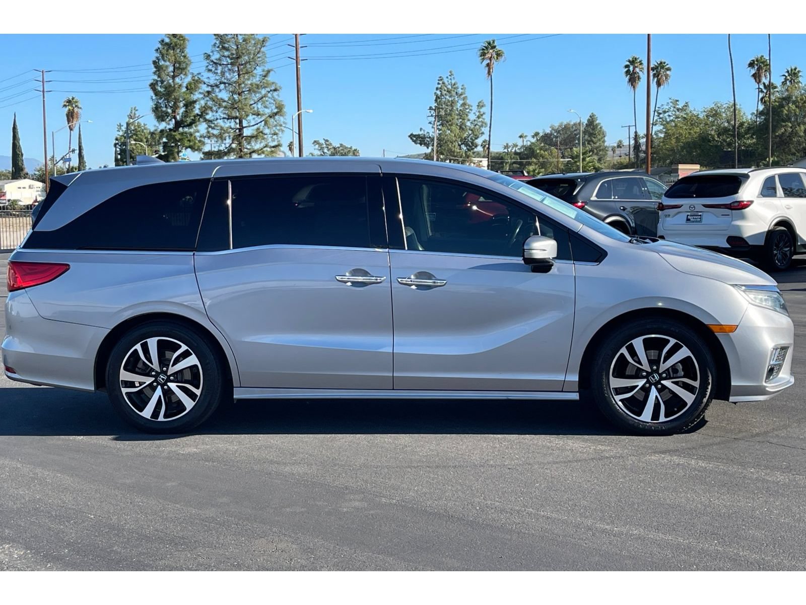 Used 2018 Honda Odyssey Elite image 7