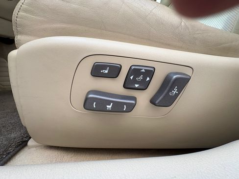 Used 2012 Lexus LS 460 w/ Luxury Value Edition RWD image 26