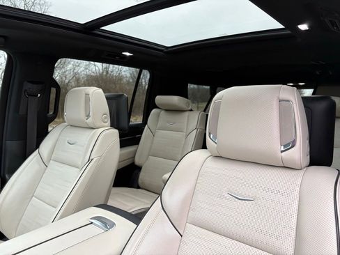 Used 2021 Cadillac Escalade ESV Sport w/ Driver Assist Tech Package image 24