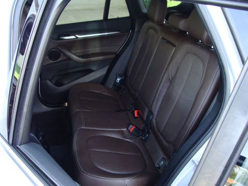 Used 2016 BMW X1 xDrive28i image 9