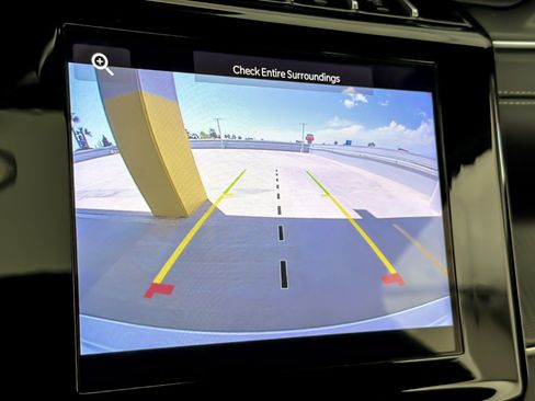 Used 2023 Jeep Grand Cherokee Altitude RWD image 18
