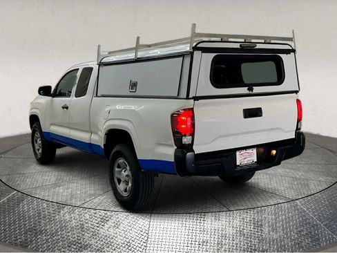 Used 2022 Toyota Tacoma SR image 6