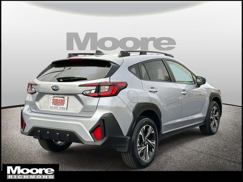 Used 2025 Subaru Crosstrek 2.0i Premium image 2