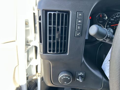 New 2025 GMC Savana 3500 LS image 17