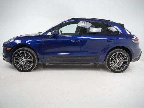 Certified 2025 Porsche Macan AWD/4WD image 2