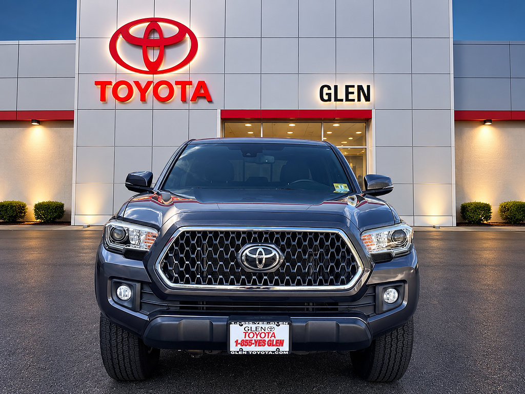 Certified 2019 Toyota Tacoma TRD Off-Road AWD/4WD image 2