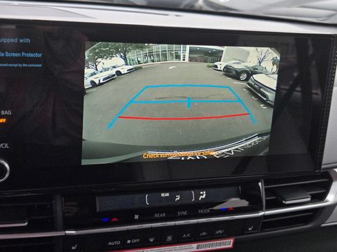 Certified 2026 Toyota Sienna XLE FWD image 15