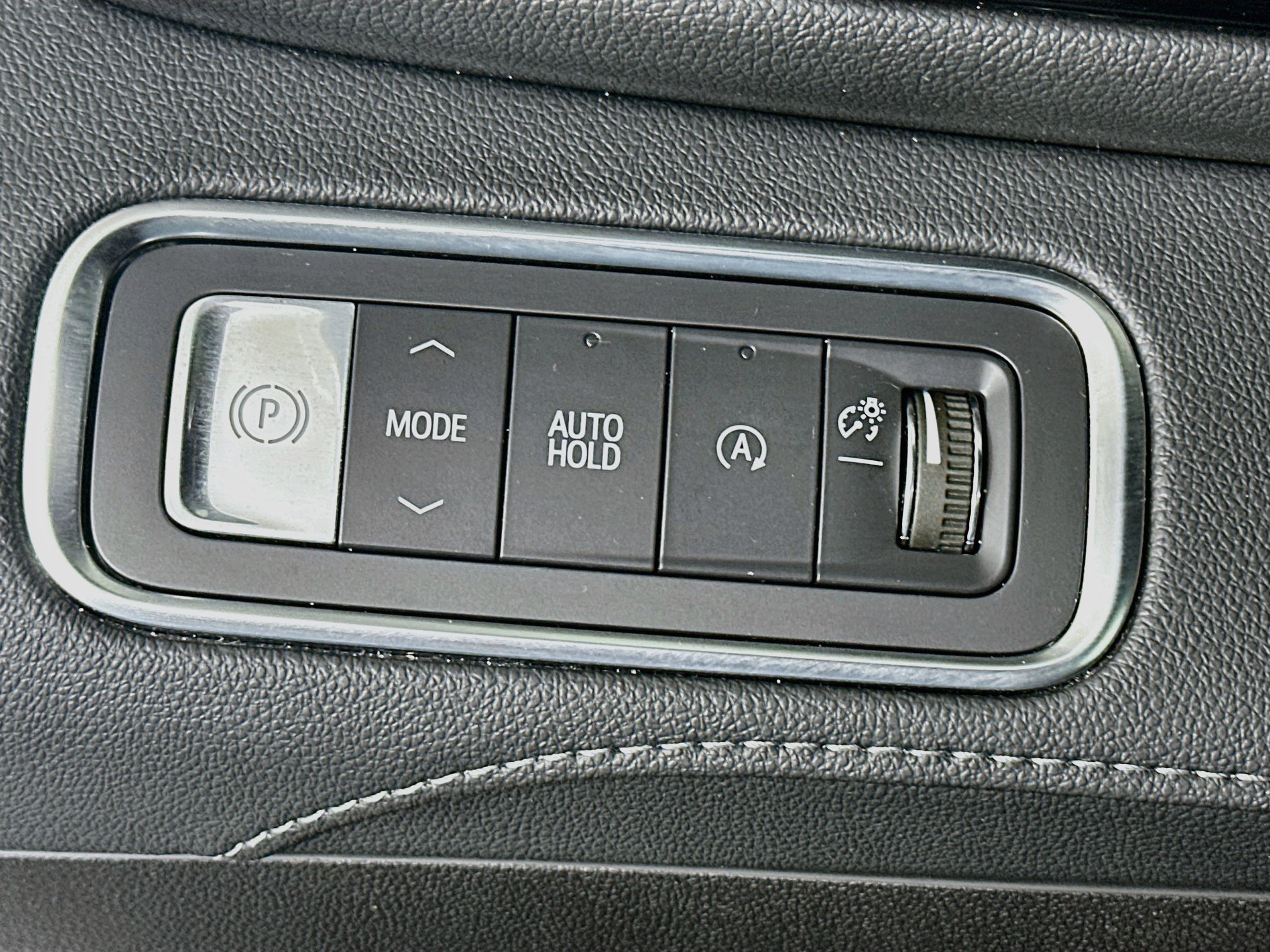 Used 2025 Buick Enclave Preferred FWD image 17