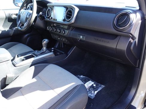 Used 2020 Toyota Tacoma TRD Sport image 30