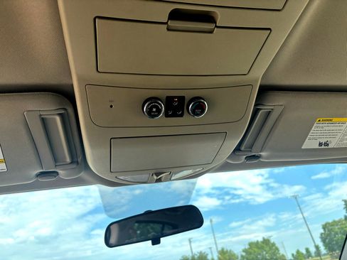 Used 2011 Nissan Armada SV image 24