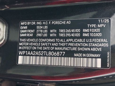 Certified 2026 Porsche Macan AWD/4WD image 38