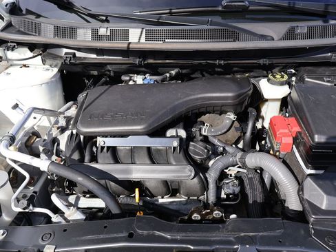 Used 2018 Nissan Rogue Sport S image 13