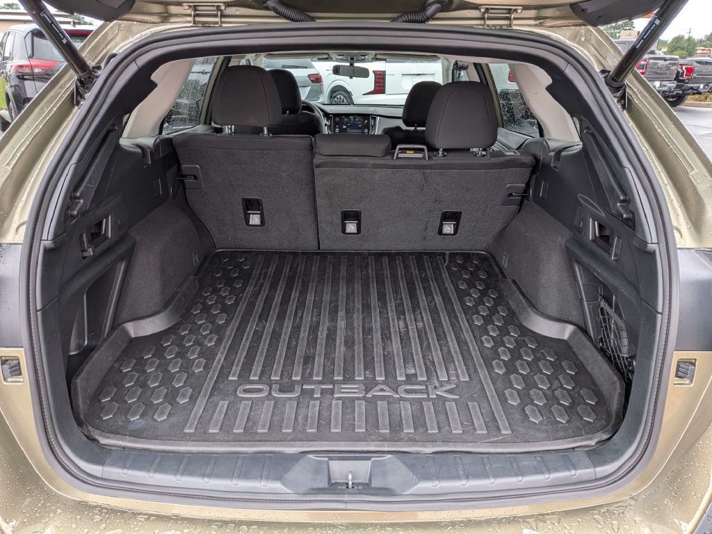 Certified 2025 Subaru Outback Premium AWD/4WD image 14