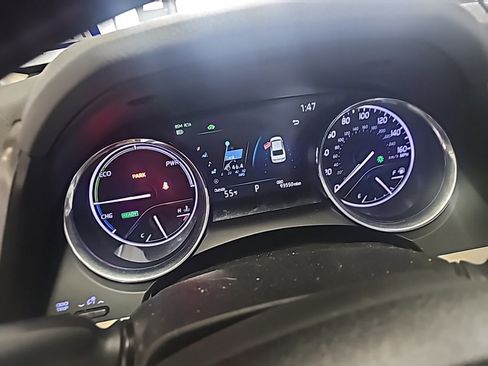 Used 2019 Toyota Camry XLE image 10