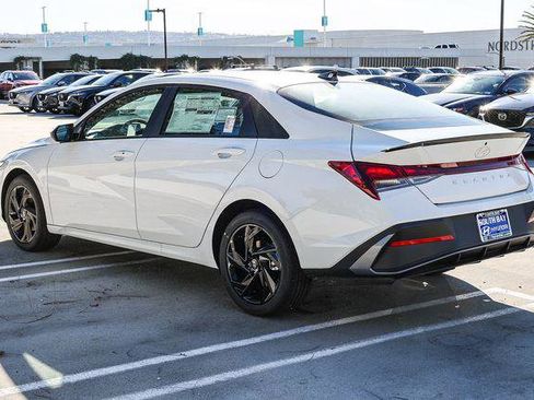 New 2026 Hyundai Elantra Sport image 4