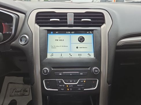 Used 2017 Ford Fusion SE w/ Equipment Group 201A FWD image 23
