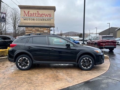 Used 2021 Subaru Crosstrek 2.0i Premium w/ Moonroof Package image 4
