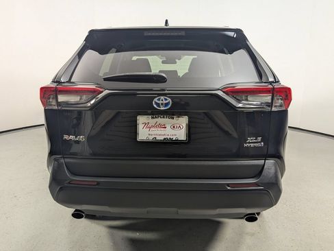 Used 2020 Toyota RAV4 XLE AWD/4WD image 6