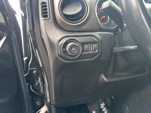 Used 2020 Jeep Wrangler Unlimited Freedom Edition image 11
