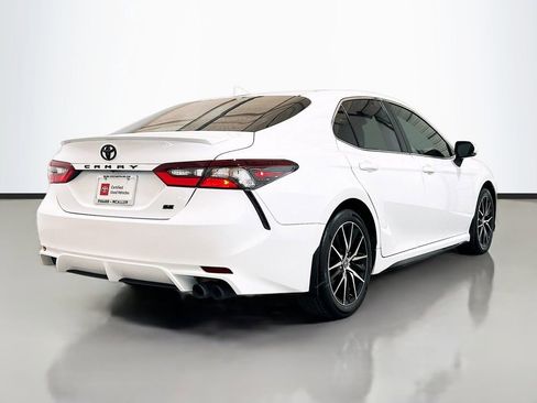 Used 2024 Toyota Camry SE w/ Convenience Package image 4