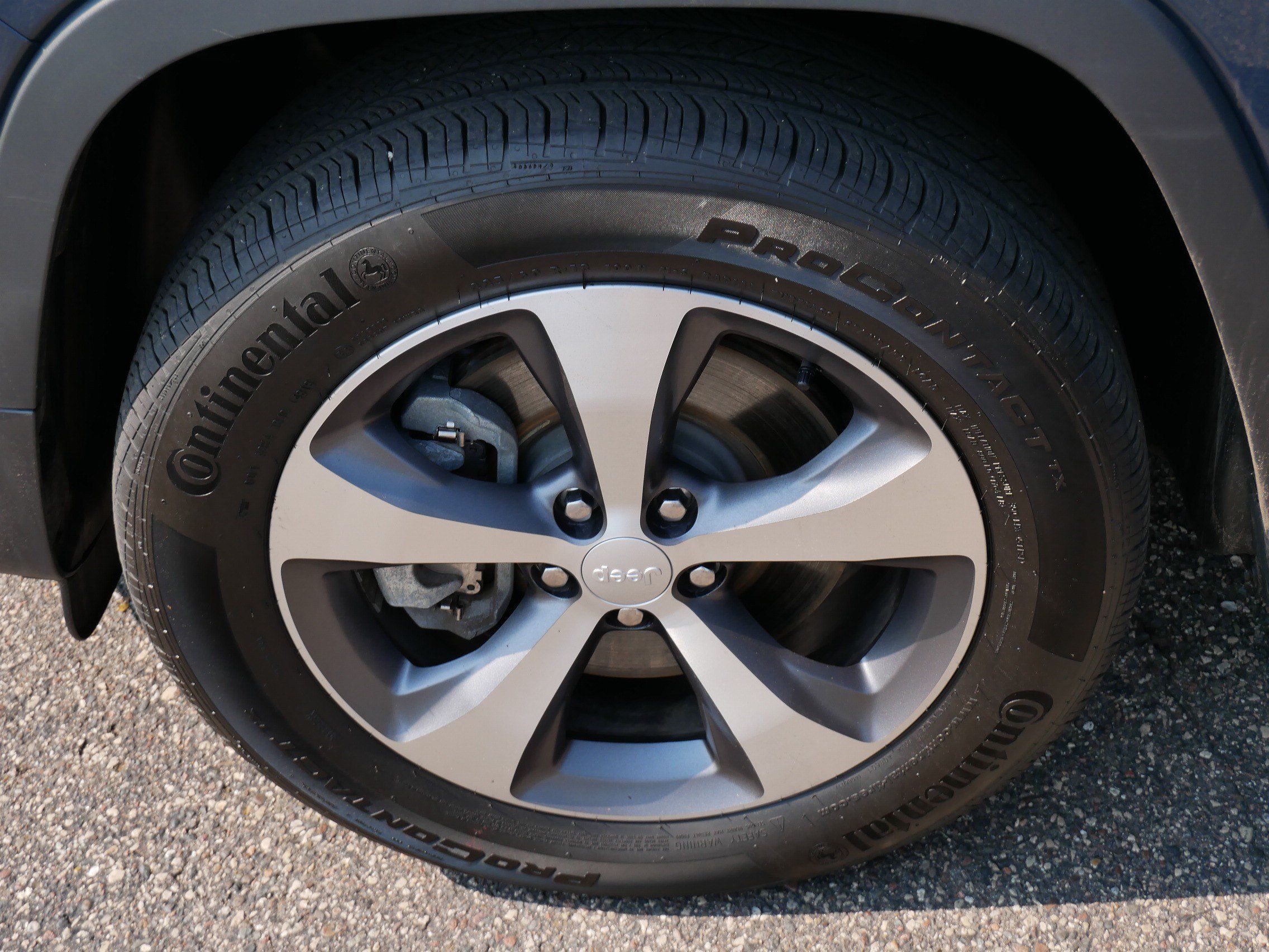 Used 2020 Jeep Cherokee Limited AWD/4WD image 15