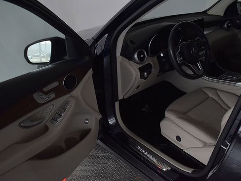 Used 2022 Mercedes-Benz GLC 300 4MATIC image 9