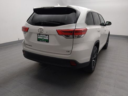 Used 2018 Toyota Highlander Plus FWD image 7
