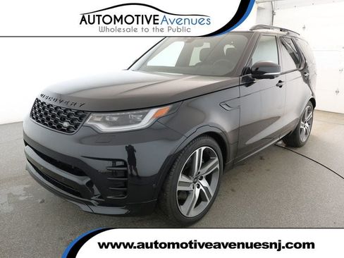 Used 2024 Land Rover Discovery Dynamic SE AWD/4WD image 1
