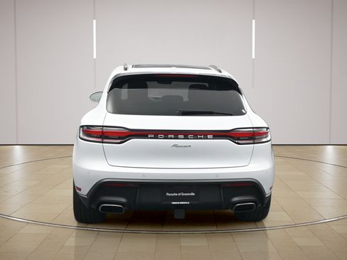 Certified 2026 Porsche Macan AWD/4WD image 23