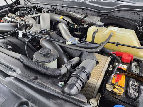 Used 2020 Ford F350 Lariat image 19