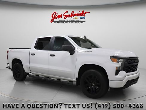 Used 2023 Chevrolet Silverado 1500 Custom image 1