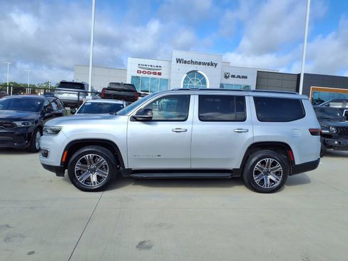 Used 2024 Jeep Wagoneer Series II w/ Flexible Seating Group AWD/4WD image 8