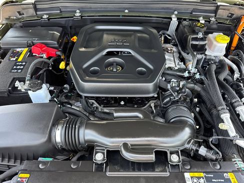 Certified 2023 Jeep Wrangler Unlimited w/ 8.4" Radio Group AWD/4WD image 11