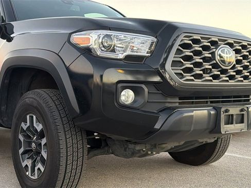Certified 2023 Toyota Tacoma TRD Off-Road image 12