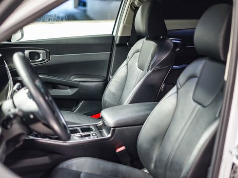 Used 2024 Kia Sorento EX w/ Panoramic Sunroof Package image 20