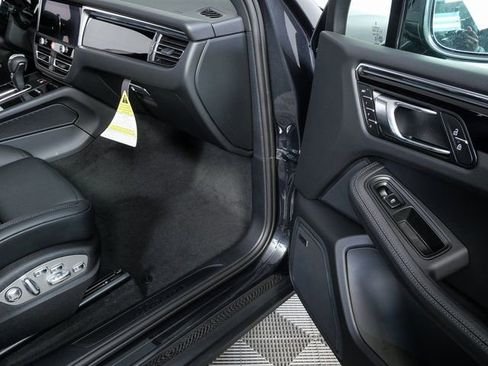 New 2026 Porsche Macan AWD image 24