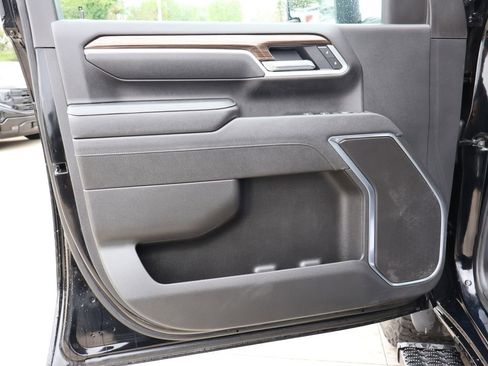 Used 2025 Chevrolet Silverado 2500 LT w/ Trail Boss Package AWD/4WD image 12
