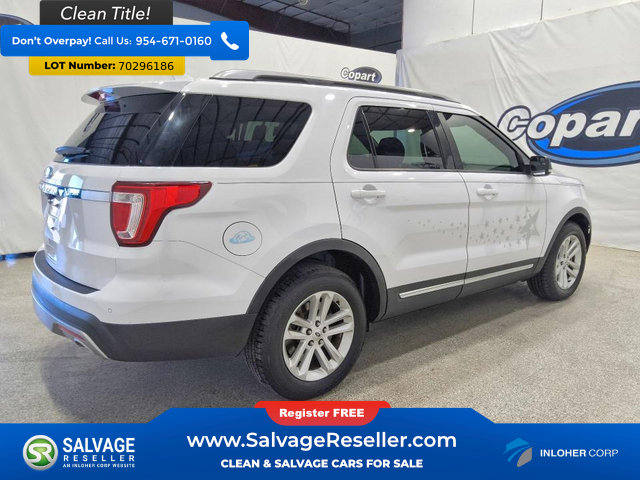 Used 2017 Ford Explorer XLT w/ Equipment Group 201A FWD image 4