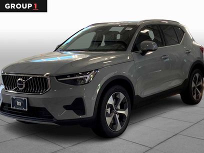 New 2025 Volvo XC40 B5 Core w/ Protection Package Premier