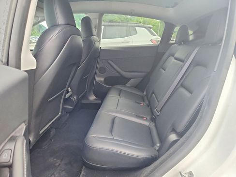 Used 2023 Tesla Model Y AWD image 6