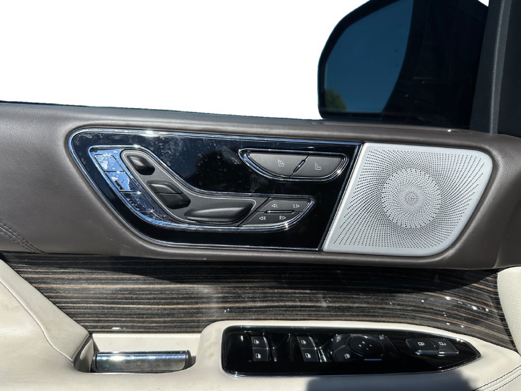 Used 2022 Lincoln Navigator L Black Label AWD/4WD image 27